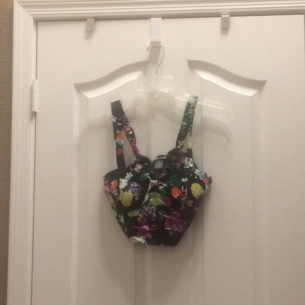 FINAL MARKDOWN Junior wet seal crop top small